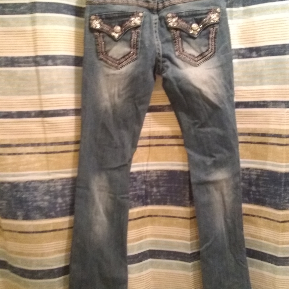 Jeans - Picture 2 of 3
